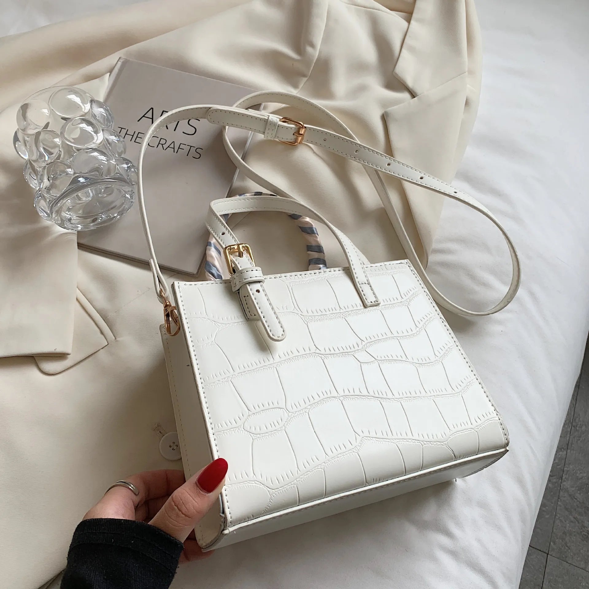 Bolso bandolera compacto – Urbano, estructurado y con estilo