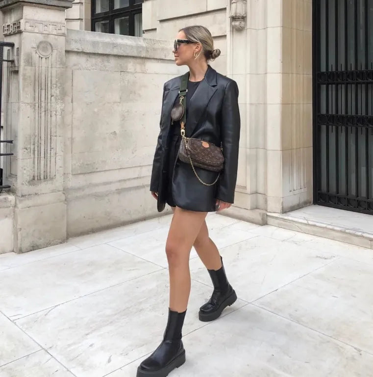 Chaqueta tipo blazer en piel sintética – Elegante y estructurada