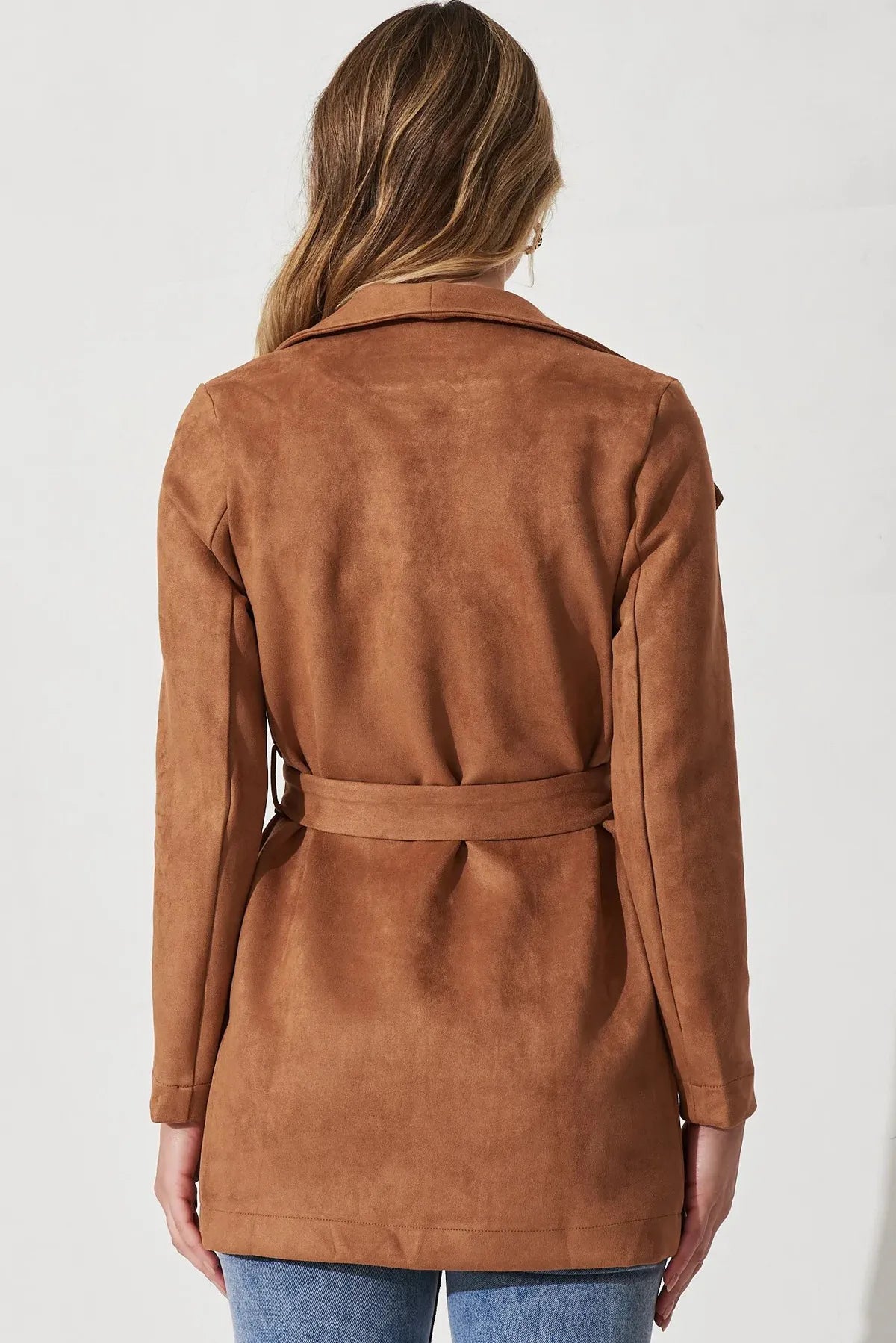Chaqueta cálida para mujer – Elegancia minimalista para el otoño y el invierno
